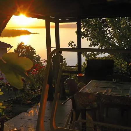 Villa Yaprak Dag Evi *